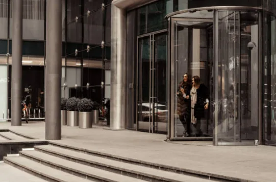 2. Heavy-Duty Revolving Doors: A Blend of Functionality and Elegance